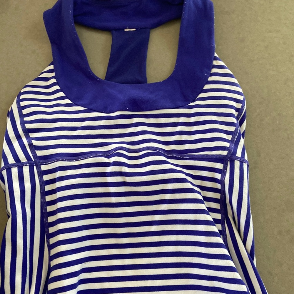 Lululemon tank top size 2/4